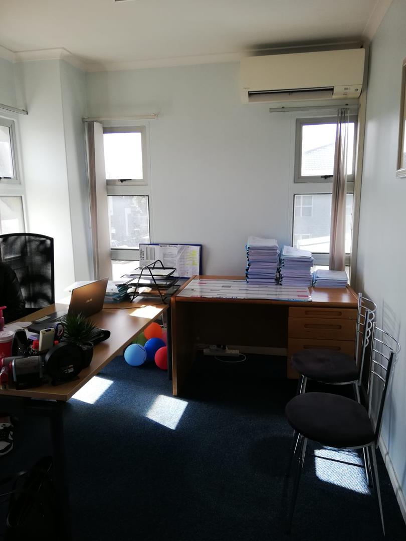 To Let Commercial Property for Rent in Pinelands Western Cape